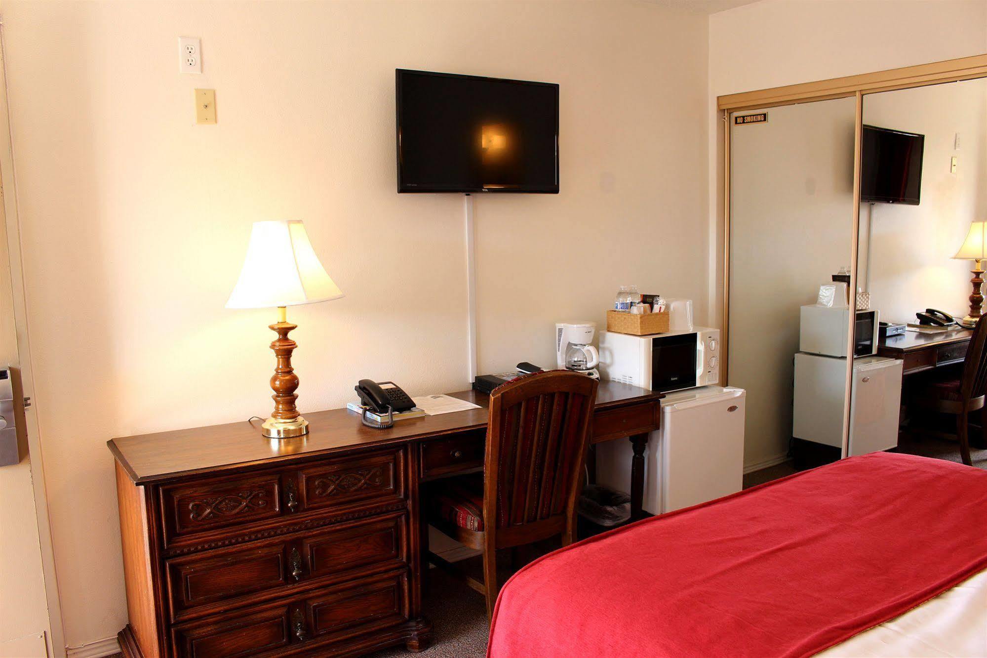 Sovana Inn Медфорд Екстериор снимка