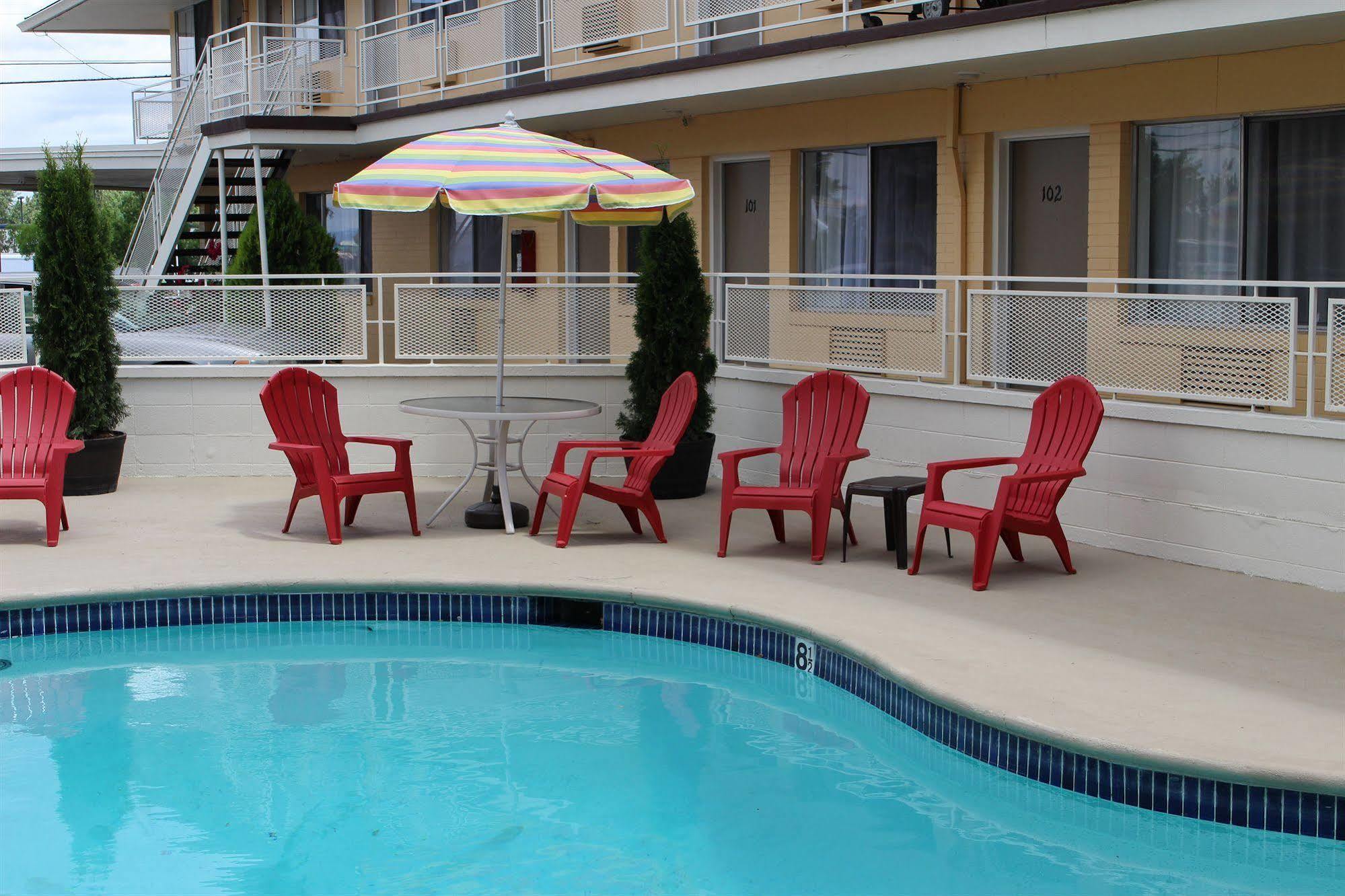 Sovana Inn Медфорд Екстериор снимка